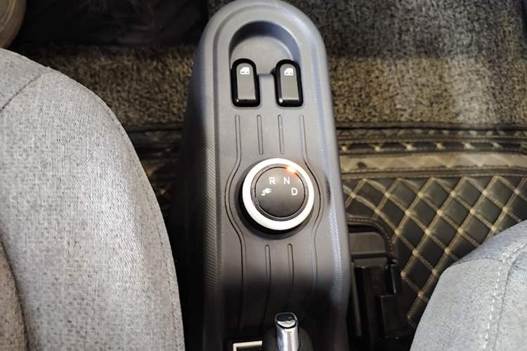 Used Wuling Hongguang MINIEV 2021 Macaron Premium Model – Lithium Iron Phosphate Gear Lever