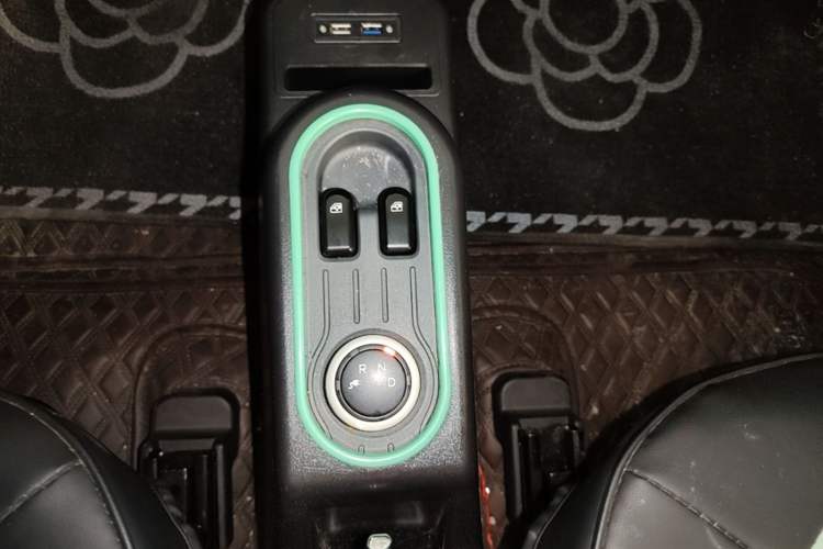 Used Wuling Hongguang MINIEV 2021 Macaron Premium Model – Lithium Iron Phosphate Gear Lever