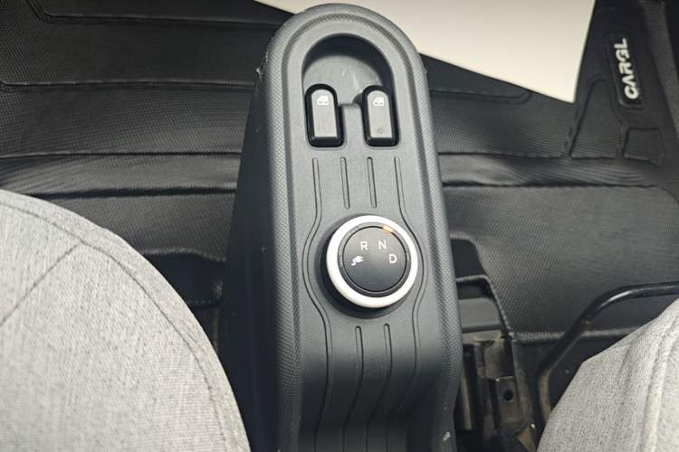 Used Wuling Hongguang MINIEV 2021 Macaron Premium Model – Lithium Iron Phosphate Gear Lever