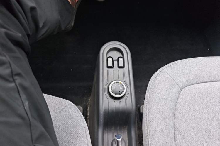 Used Wuling Hongguang MINIEV 2021 Macaron Premium Model – Lithium-NMC Gear Lever
