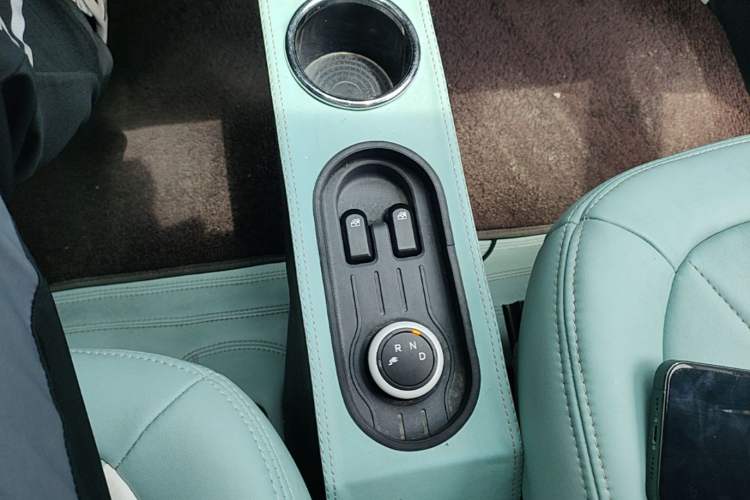 Used Wuling Hongguang MINIEV 2021 Macaron Premium Model – Lithium Iron Phosphate Gear Lever