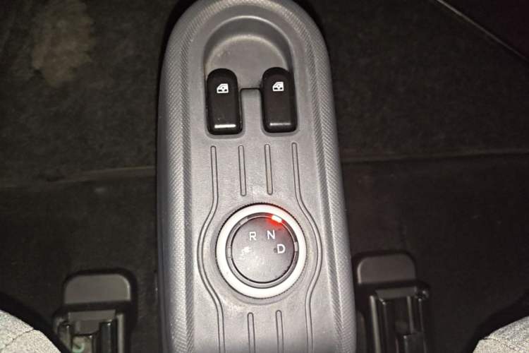 Used Wuling Hongguang MINIEV 2021 Macaron Fashion Model Lithium Iron Phosphate Gear Lever
