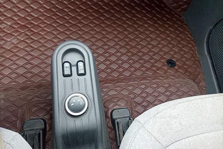 Used Wuling Hongguang MINIEV 2021 Macaron Fashion Model Lithium Iron Phosphate Gear Lever