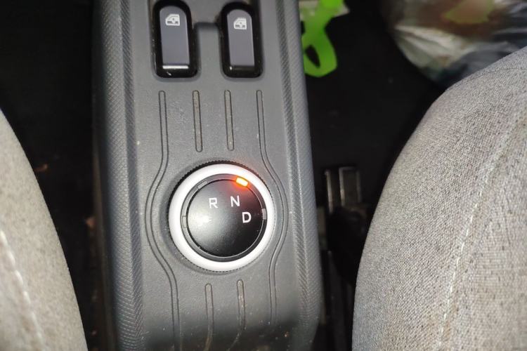 Used Wuling Hongguang MINIEV 2021 Macaron Premium Model – Lithium Iron Phosphate Gear Lever