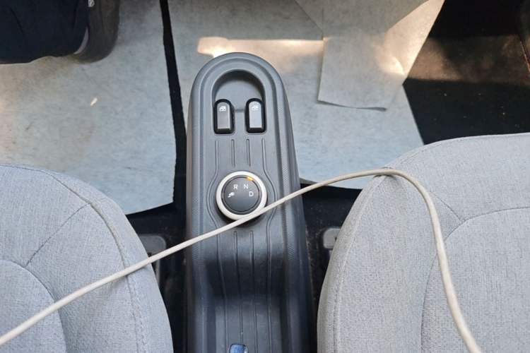 Used Wuling Hongguang MINIEV 2021 Macaron Fashion Model Lithium Iron Phosphate Gear Lever