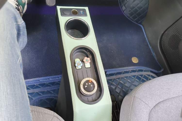 Used Wuling Hongguang MINIEV 2021 Macaron Fashion Edition Lithium-Ion Battery Gear Lever