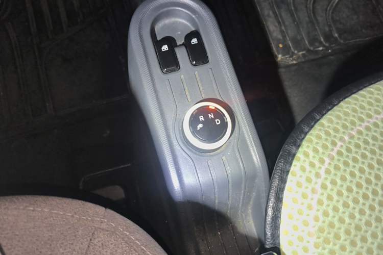 Used Wuling Hongguang MINIEV 2021 Macaron Premium Model – Lithium Iron Phosphate Gear Lever