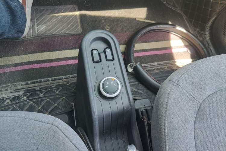 Used Wuling Hongguang MINIEV 2021 Macaron Premium Model – Lithium Iron Phosphate Gear Lever