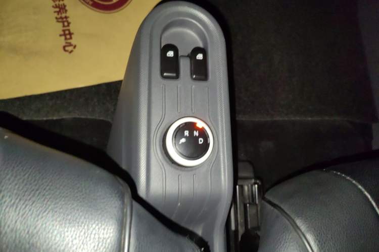 Used Wuling Hongguang MINIEV 2021 Macaron Premium Model – Lithium Iron Phosphate Gear Lever
