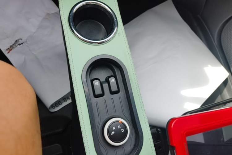 Used Wuling Hongguang MINIEV 2021 Macaron Premium Model – Lithium Iron Phosphate Gear Lever