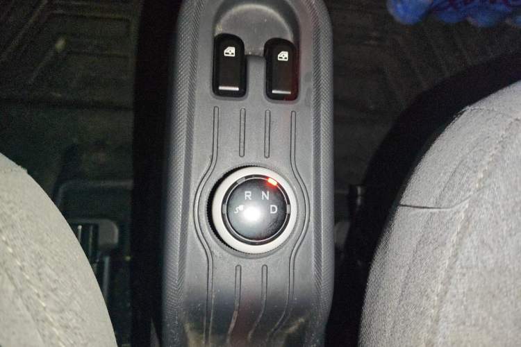 Used Wuling Hongguang MINIEV 2021 Macaron Fashion Model Lithium Iron Phosphate Gear Lever