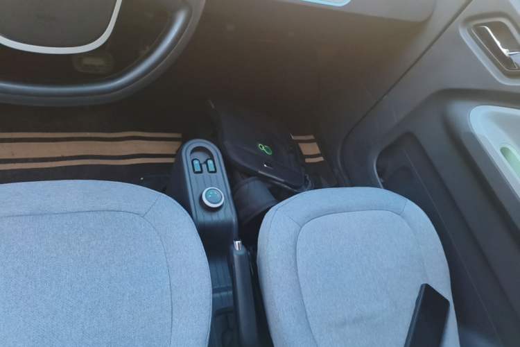 Used Wuling Hongguang MINIEV 2021 Macaron Premium Model – Lithium-NMC Gear Lever