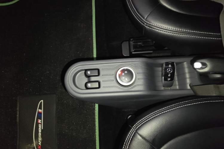 Used Wuling Hongguang MINIEV 2021 Macaron Premium Model – Lithium Iron Phosphate Gear Lever
