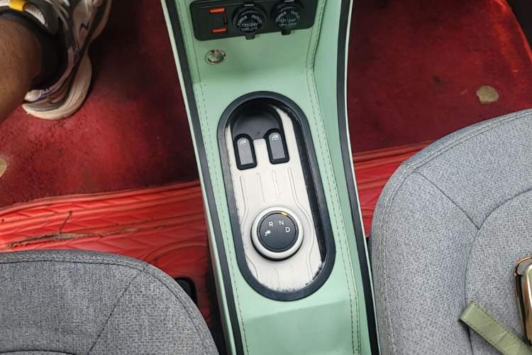 Used Wuling Hongguang MINIEV 2021 Macaron Premium Model – Lithium Iron Phosphate Gear Lever