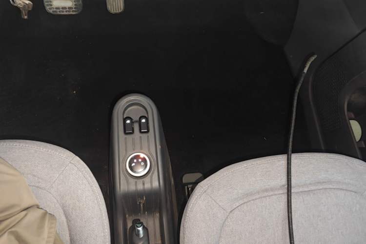 Used Wuling Hongguang MINIEV 2021 Macaron Premium Model – Lithium Iron Phosphate Gear Lever