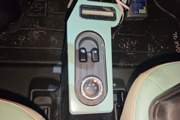 Used Wuling Hongguang MINIEV 2021 Macaron Premium Model – Lithium Iron Phosphate Gear Lever