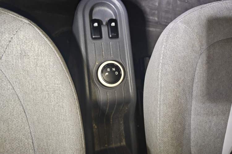 Used Wuling Hongguang MINIEV 2021 Macaron Premium Model – Lithium Iron Phosphate Gear Lever