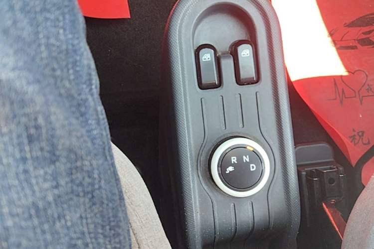 Used Wuling Hongguang MINIEV 2021 Macaron Premium Model – Lithium Iron Phosphate Gear Lever