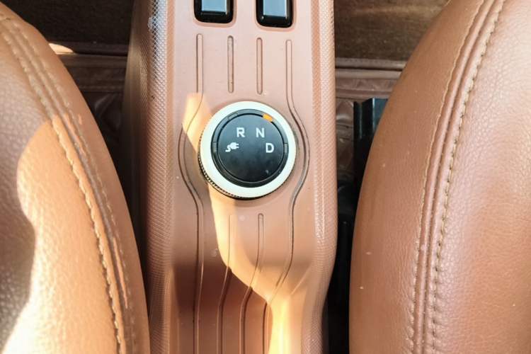 Used Wuling Hongguang MINIEV 2021 Macaron Premium Model – Lithium-NMC Gear Lever