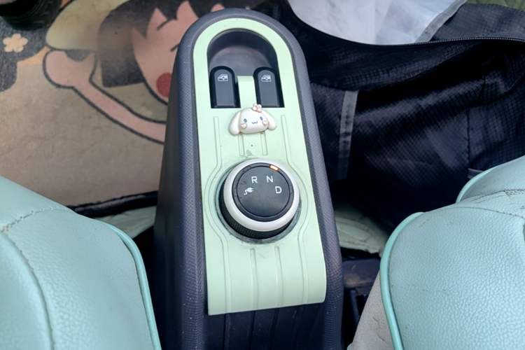 Used Wuling Hongguang MINIEV 2021 Macaron Fashion Model Lithium Iron Phosphate Gear Lever