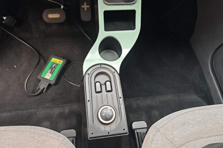 Used Wuling Hongguang MINIEV 2021 Macaron Premium Model – Lithium-NMC Gear Lever