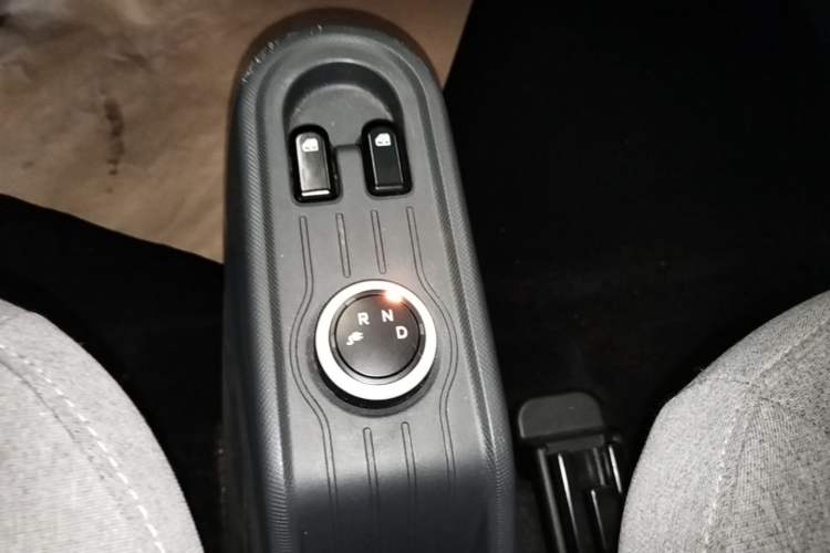 Used Wuling Hongguang MINIEV 2021 Macaron Premium Model – Lithium Iron Phosphate Gear Lever