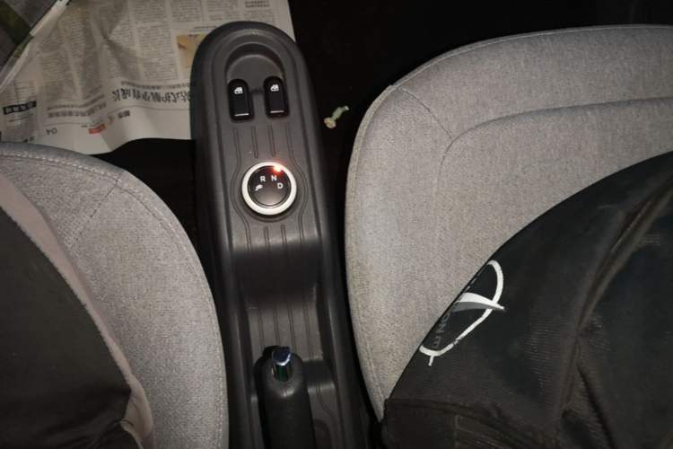 Used Wuling Hongguang MINIEV 2021 Macaron Premium Model – Lithium Iron Phosphate Gear Lever
