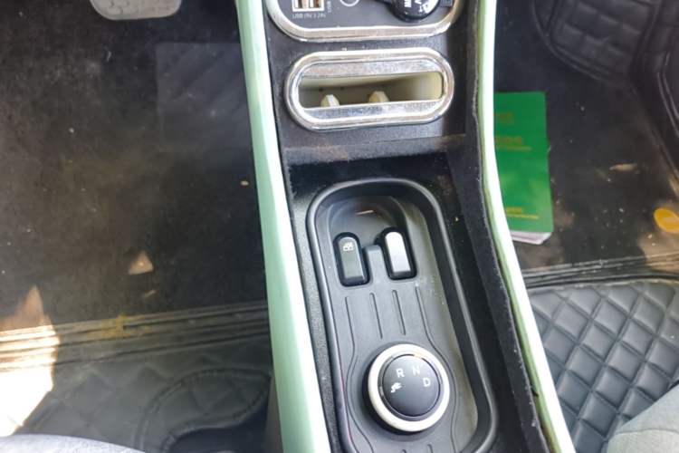 Used Wuling Hongguang MINIEV 2021 Macaron Premium Model – Lithium Iron Phosphate Gear Lever