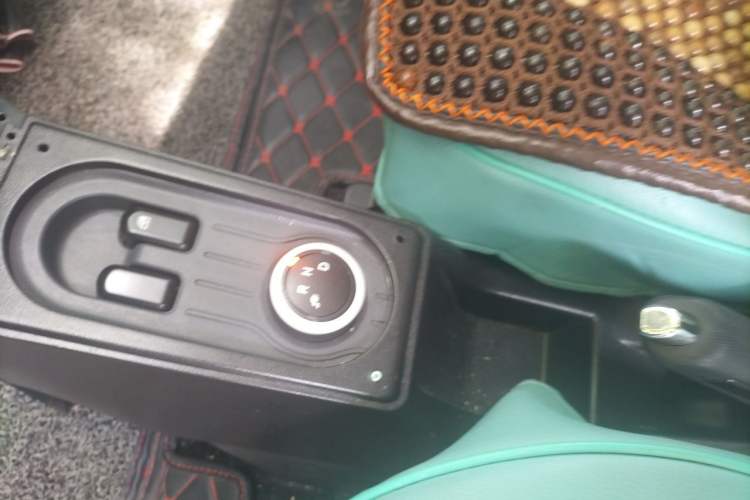Used Wuling Hongguang MINIEV 2021 Macaron Premium Model – Lithium Iron Phosphate Gear Lever