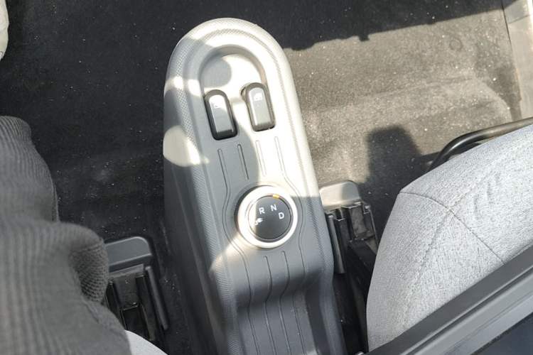 Used Wuling Hongguang MINIEV 2021 Macaron Premium Model – Lithium Iron Phosphate Gear Lever