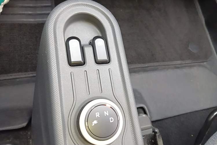 Used Wuling Hongguang MINIEV 2021 Macaron Sandwich Model 170 km Lithium Iron Phosphate Gear Lever