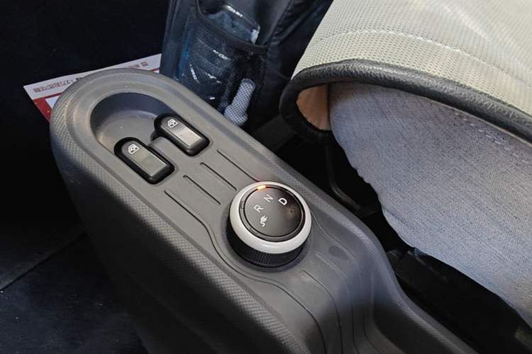 Used Wuling Hongguang MINIEV 2021 Macaron Premium Model – Lithium Iron Phosphate Gear Lever