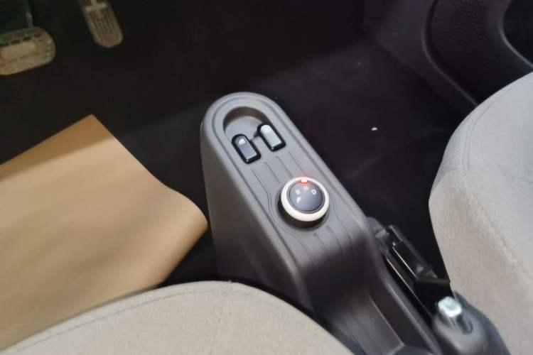 Used Wuling Hongguang MINIEV 2021 Macaron Premium Model – Lithium Iron Phosphate Gear Lever