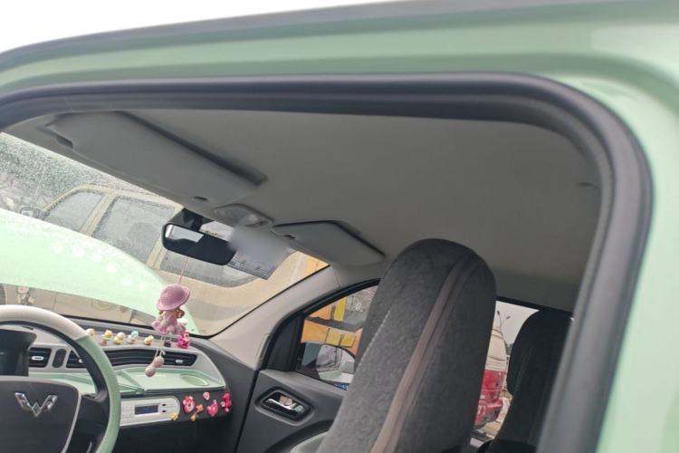 Used Wuling Hongguang MINIEV 2021 Macaron Fashion Model Lithium Iron Phosphate Headliner