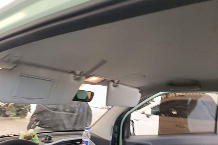 Used Wuling Hongguang MINIEV 2021 Macaron Sandwich Model 170 km Lithium Iron Phosphate Headliner
