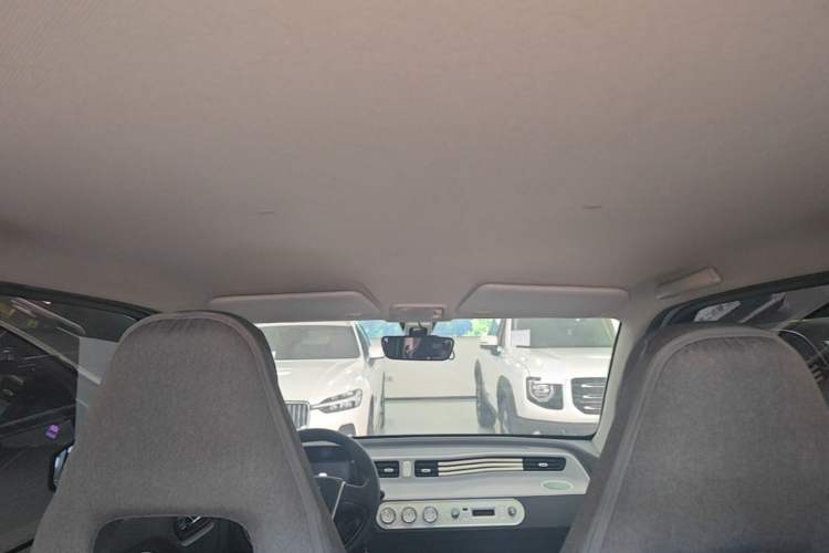 Used Wuling Hongguang MINIEV 2021 Macaron Fashion Model Lithium Iron Phosphate Headliner