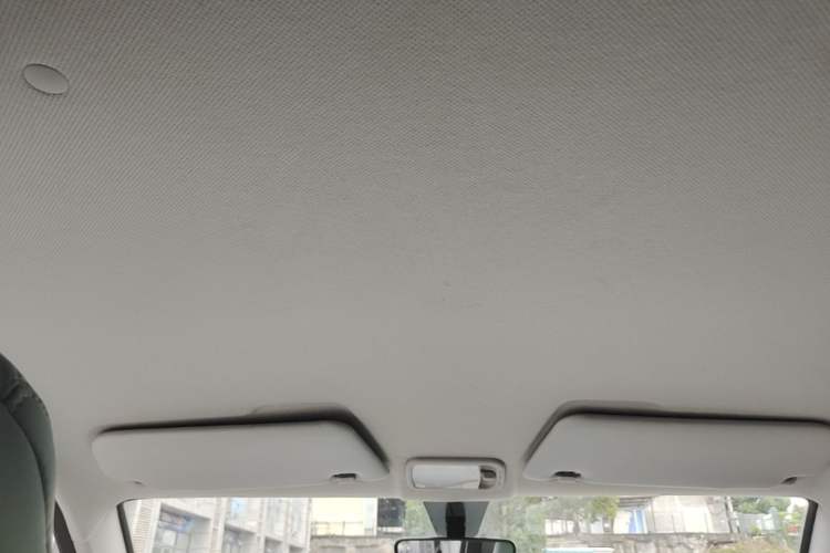 Used Wuling Hongguang MINIEV 2021 Macaron Sandwich Model 120 km Lithium NMC Headliner