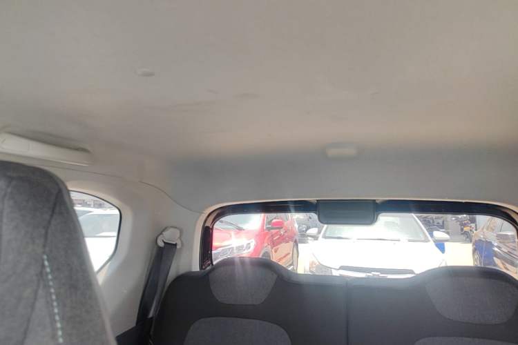 Used Wuling Hongguang MINIEV 2021 Macaron Premium Model – Lithium Iron Phosphate Headliner