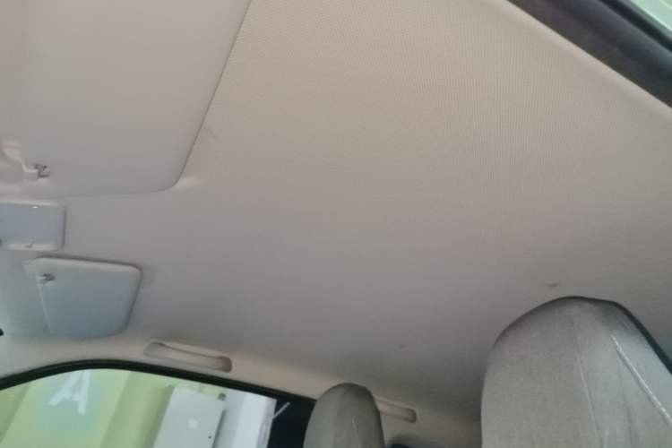 Used Wuling Hongguang MINIEV 2021 Macaron Sandwich Model 170 km Lithium Iron Phosphate Headliner
