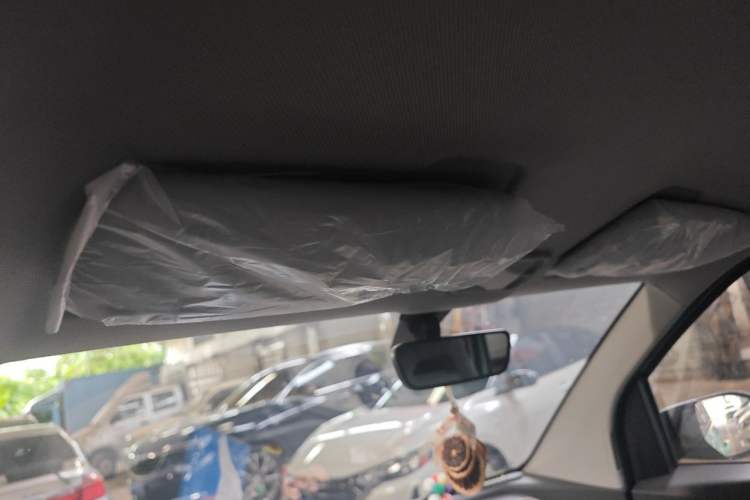 Used Wuling Hongguang MINIEV 2021 Macaron Premium Model – Lithium Iron Phosphate Headliner