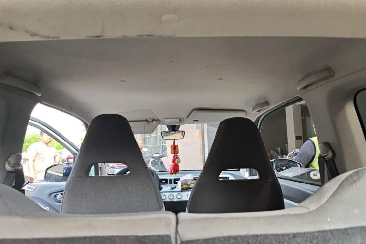 Used Wuling Hongguang MINIEV 2021 Macaron Sandwich Model 170 km Lithium Ternary Headliner