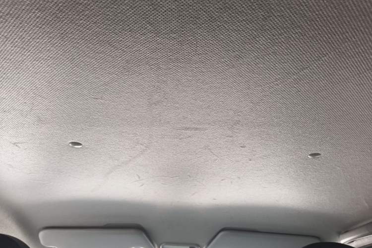 Used Wuling Hongguang MINIEV 2021 Macaron Sandwich Model 170 km Lithium Iron Phosphate Headliner