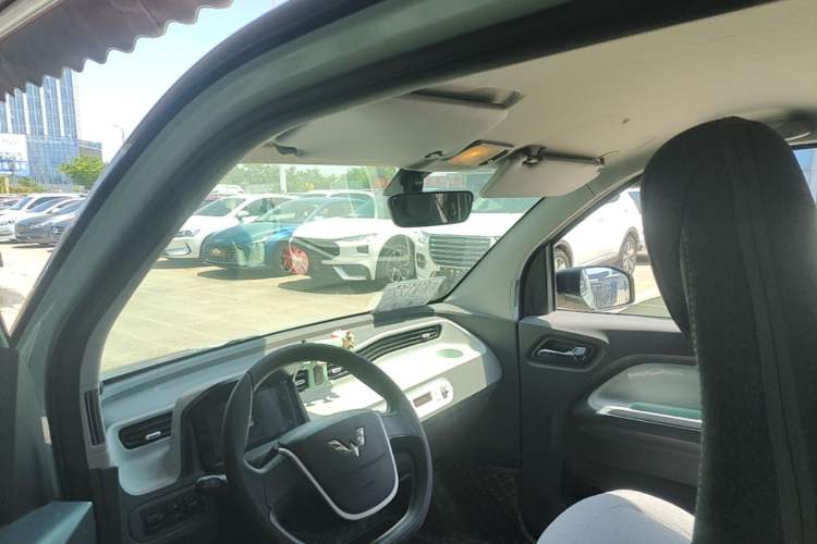 Used Wuling Hongguang MINIEV 2021 Macaron Premium Model – Lithium Iron Phosphate Headliner