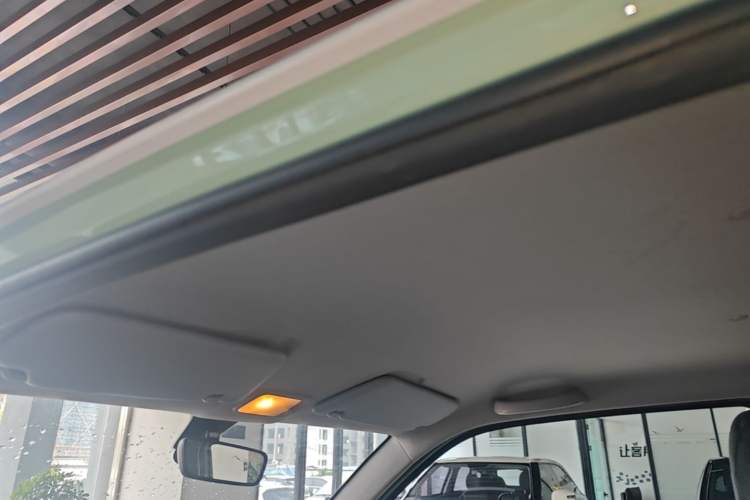 Used Wuling Hongguang MINIEV 2021 Macaron Premium Model – Lithium Iron Phosphate Headliner