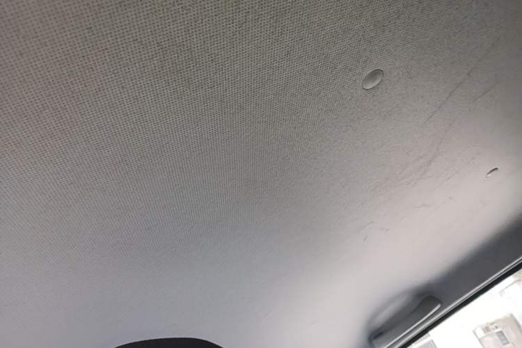 Used Wuling Hongguang MINIEV 2021 Macaron Sandwich Model 170 km Lithium Iron Phosphate Headliner