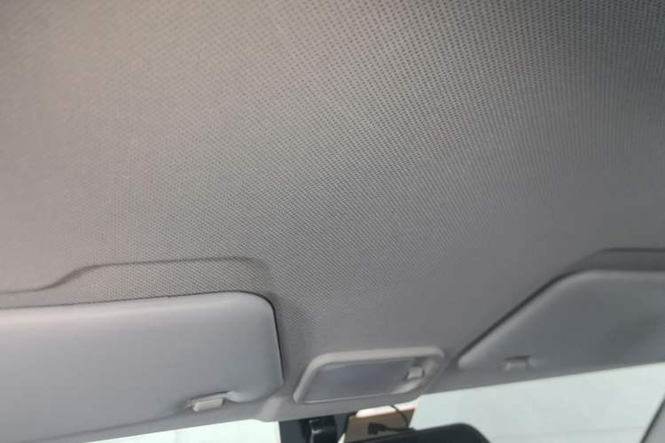 Used Wuling Hongguang MINIEV 2021 Macaron Premium Model – Lithium-NMC Headliner