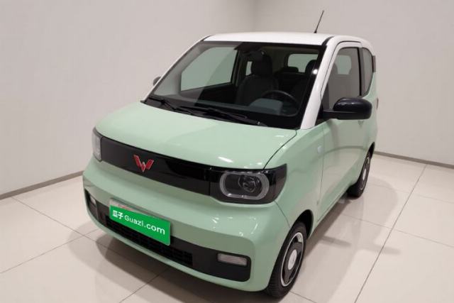 Ojetý Wuling Hongguang MINIEV 2021 Macaron Premium Model – Lithium Iron Phosphate