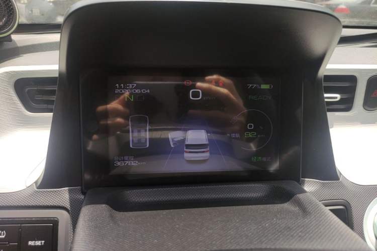 Used Wuling Hongguang MINIEV 2021 Macaron Sandwich Model 120 km Lithium NMC Instrument Cluster