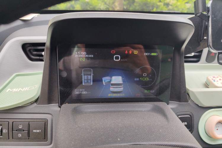 Used Wuling Hongguang MINIEV 2021 Macaron Fashion Model Lithium Iron Phosphate Instrument Cluster