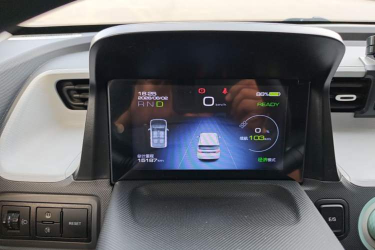 Used Wuling Hongguang MINIEV 2021 Macaron Fashion Model Lithium Iron Phosphate Instrument Cluster